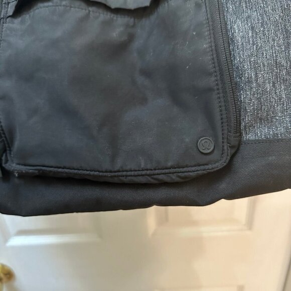 Lululemon city sweat duffle bag gray weekender gym bag 34L - Picture 7 of 11